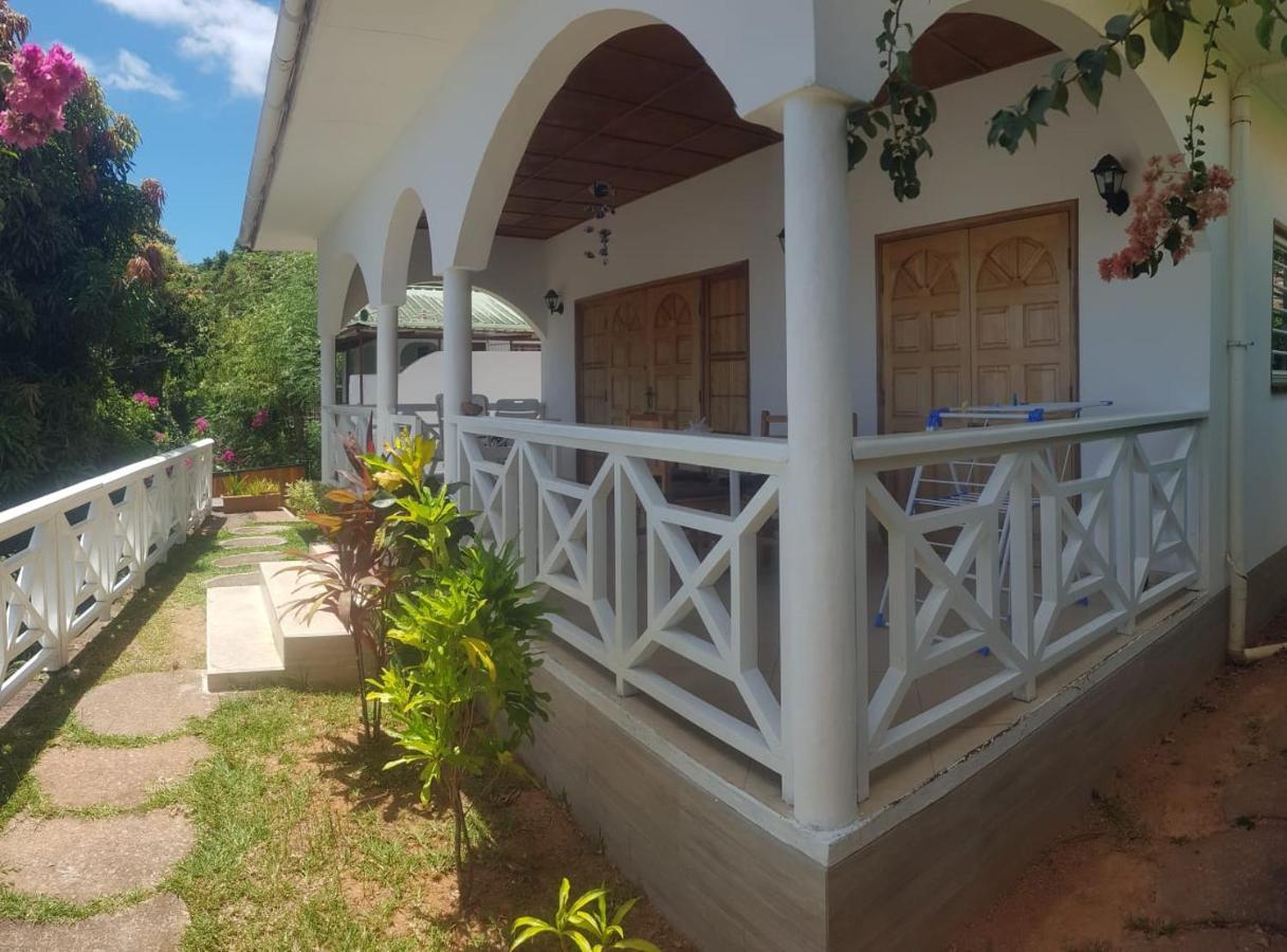 Maison De Vacanze Baie Sainte Anne Kültér fotó